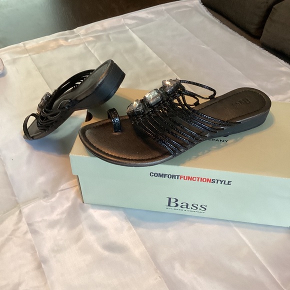 Bass Black Strappy Jeweled Flat Sandals, Size 10, Brand NIB - Picture 7 of 8